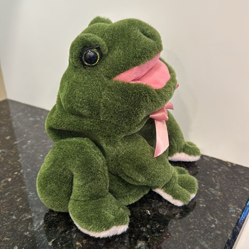 Vintage Green Frog Full Body Hand Puppet Stuffed Animal Plush Toy 9” High - Picture 5 of 6